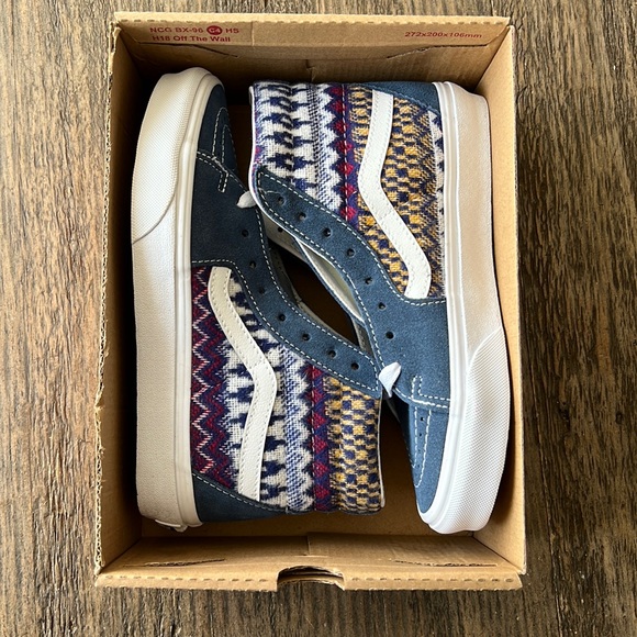 Vans Sk8-Hi Southwestern/Aztec print material. Blue, white & red. Women’s 6. NWT - Picture 13 of 14